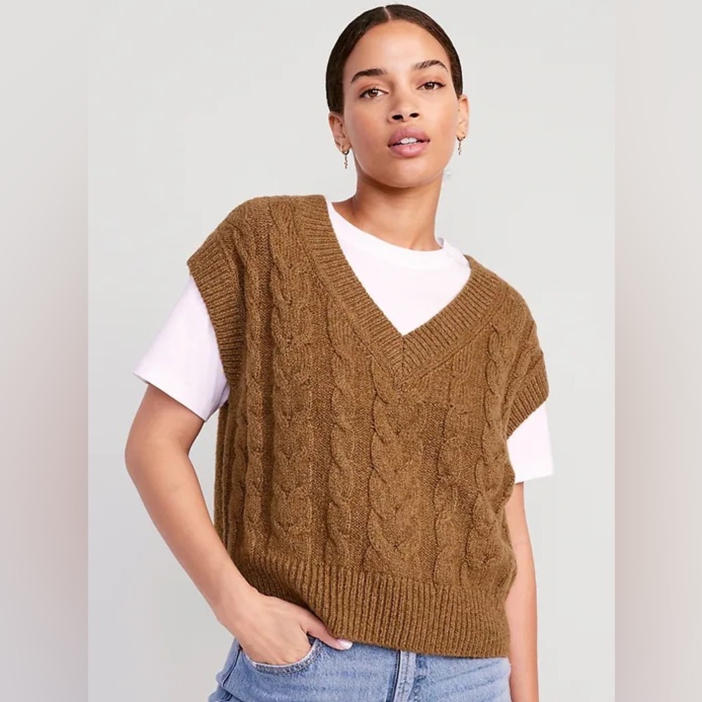 Old Navy Cableknit V-Neck Sweater Vest (NWOT)
